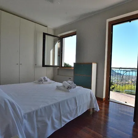 Apartment Montegolo Four With Pool And View Costermano