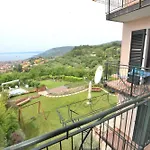 Montegolo Four With Pool And View Διαμέρισμα Costermano
