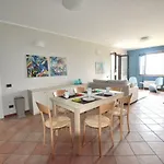 Montegolo Four With Pool And View Διαμέρισμα *