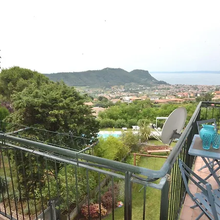 Montegolo Four With Pool And View Διαμέρισμα
