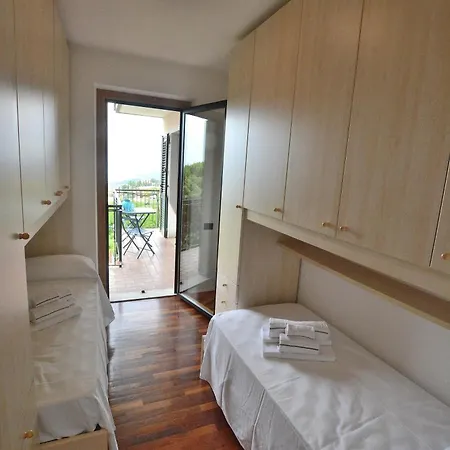 Montegolo Four With Pool And View *