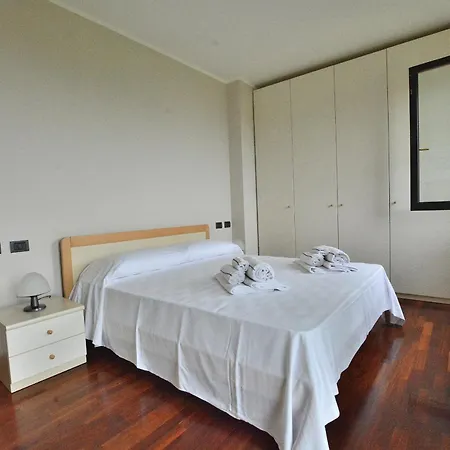 Montegolo Four With Pool And View *